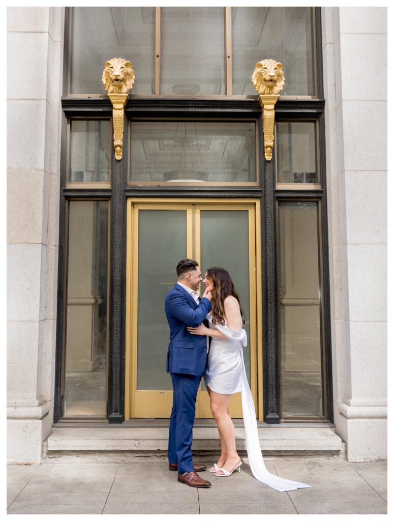 Holding hands – San Francisco